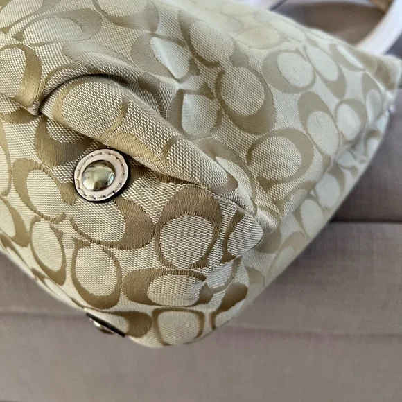 Authentic Signature Coach Light Tan with Blush Pink Shoulder Straps - Picture 8 of 16